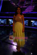 Sunidhi Chauhan on the sets of Indian Idol in Filmcity on 27th July 2010 (22).JPG